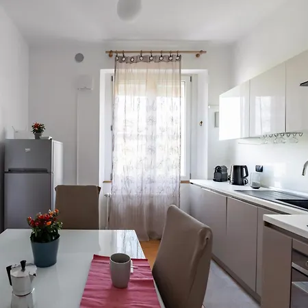 Modern Near Centre! * Verona