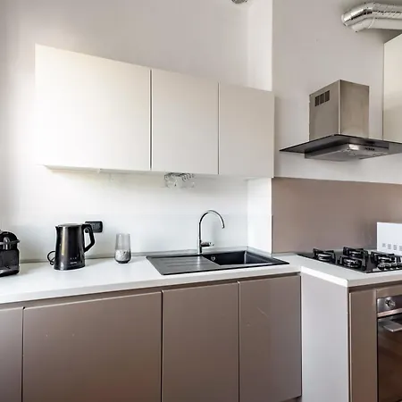Apartment Modern Near Centre! *