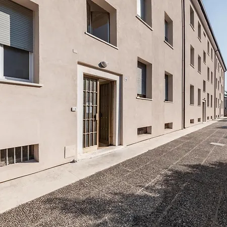 Modern Near Centre! Apartment
